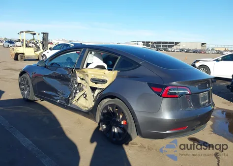 2021 Tesla Model 3 Performance Dual Motor All-Wheel Drive z USA, uszkodzony, nr VIN 5YJ3E1EC4MF988480